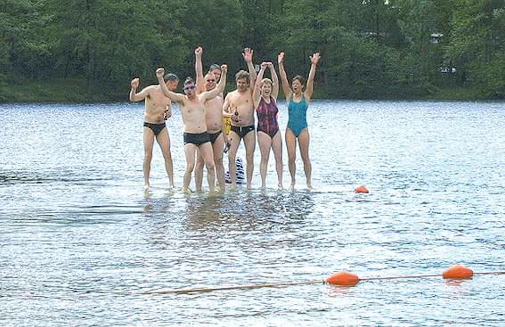 Das Gründerteam auf dem Wasser